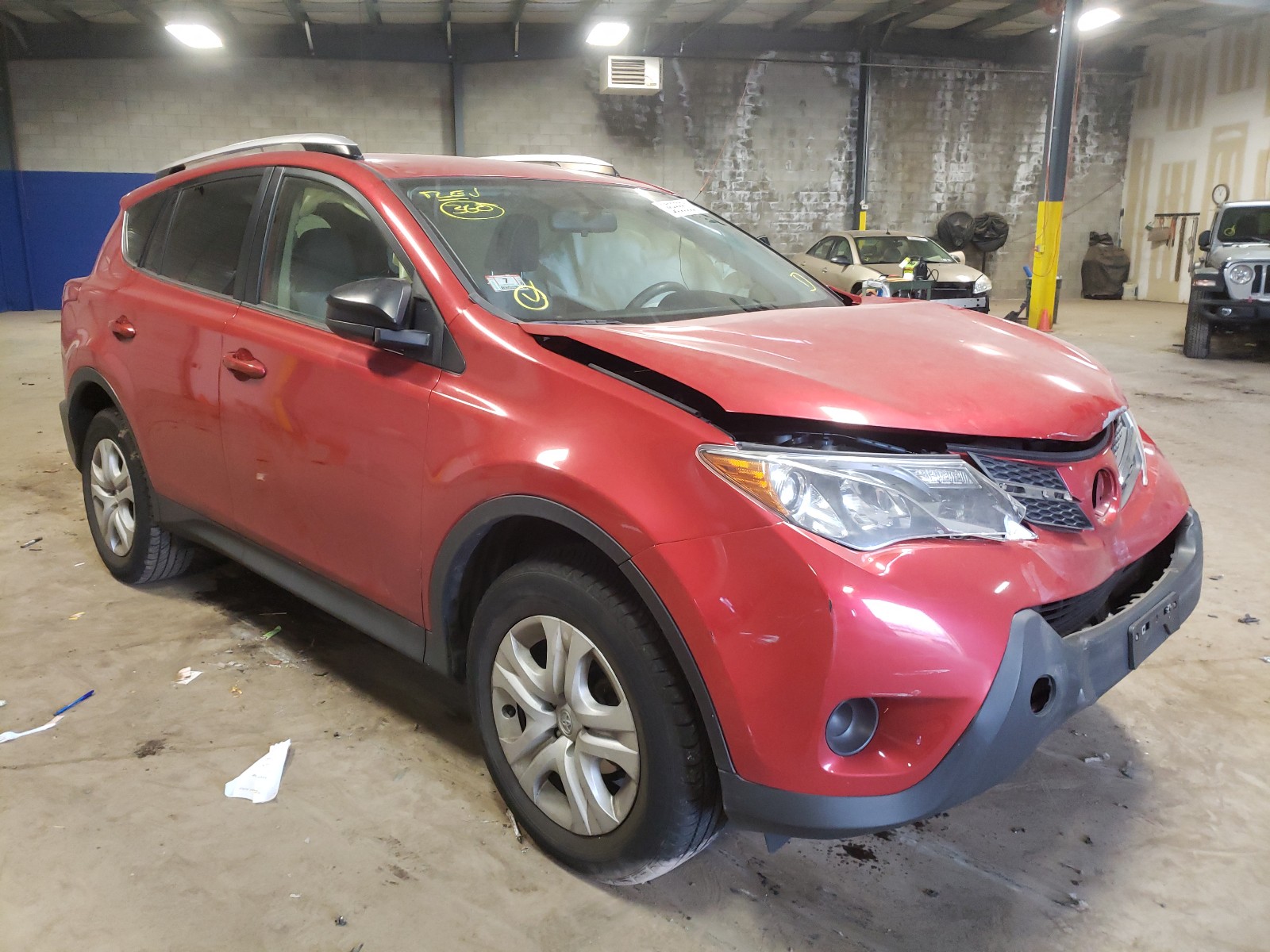 Photo 1 from auction – 2015 TOYOTA RAV4 LE with VIN JTMBFREV7FD107810