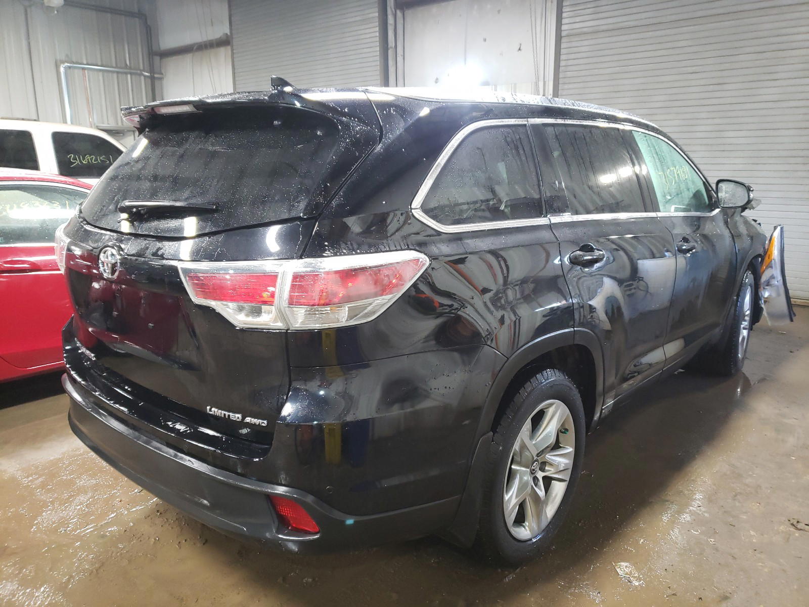 Photo 4 from auction – 2016 TOYOTA HIGHLANDER with VIN 5TDDKRFH5GS343214