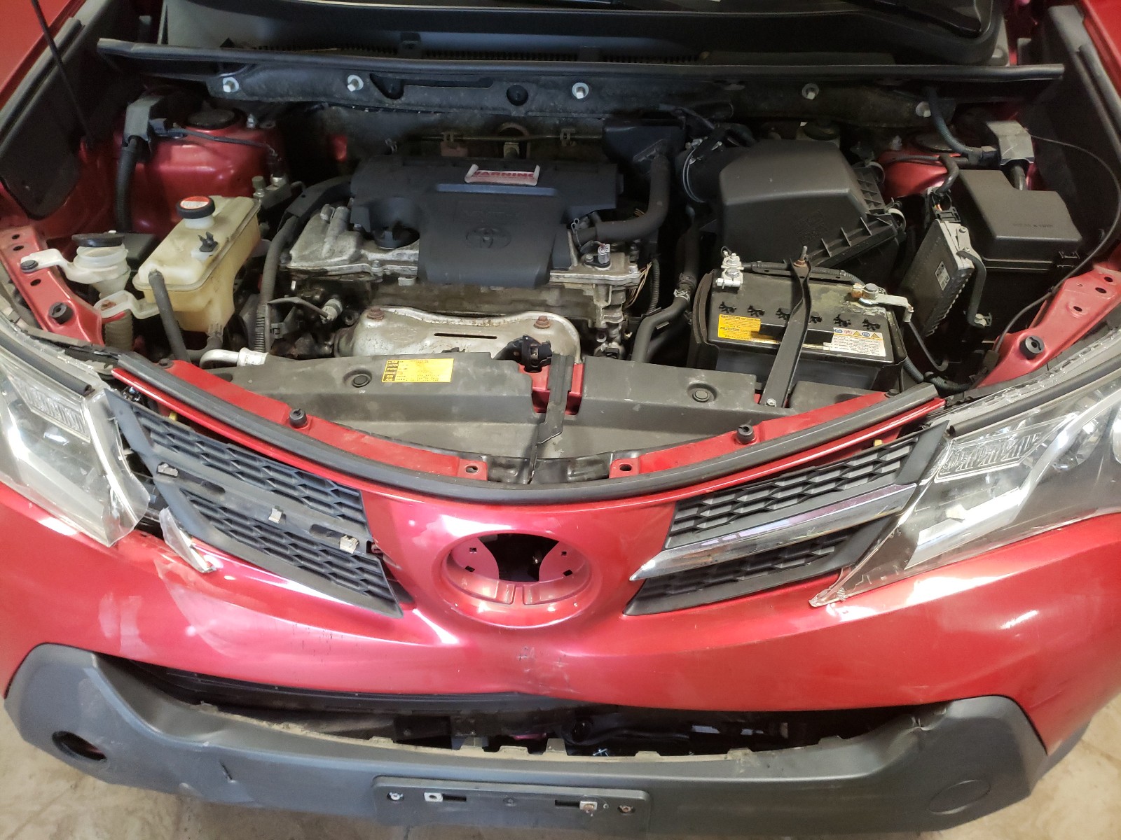 Photo 7 from auction – 2015 TOYOTA RAV4 LE with VIN JTMBFREV7FD107810