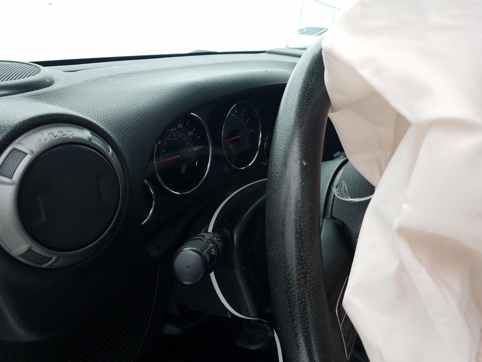 Photo 8 from auction – 2015 JEEP WRANGLER U with VIN 1C4BJWDG8FL525203