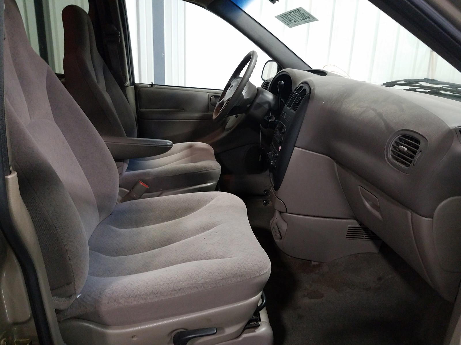 Photo 5 from auction – 2002 DODGE GRAND CARA with VIN 1B4GP443X2B726605