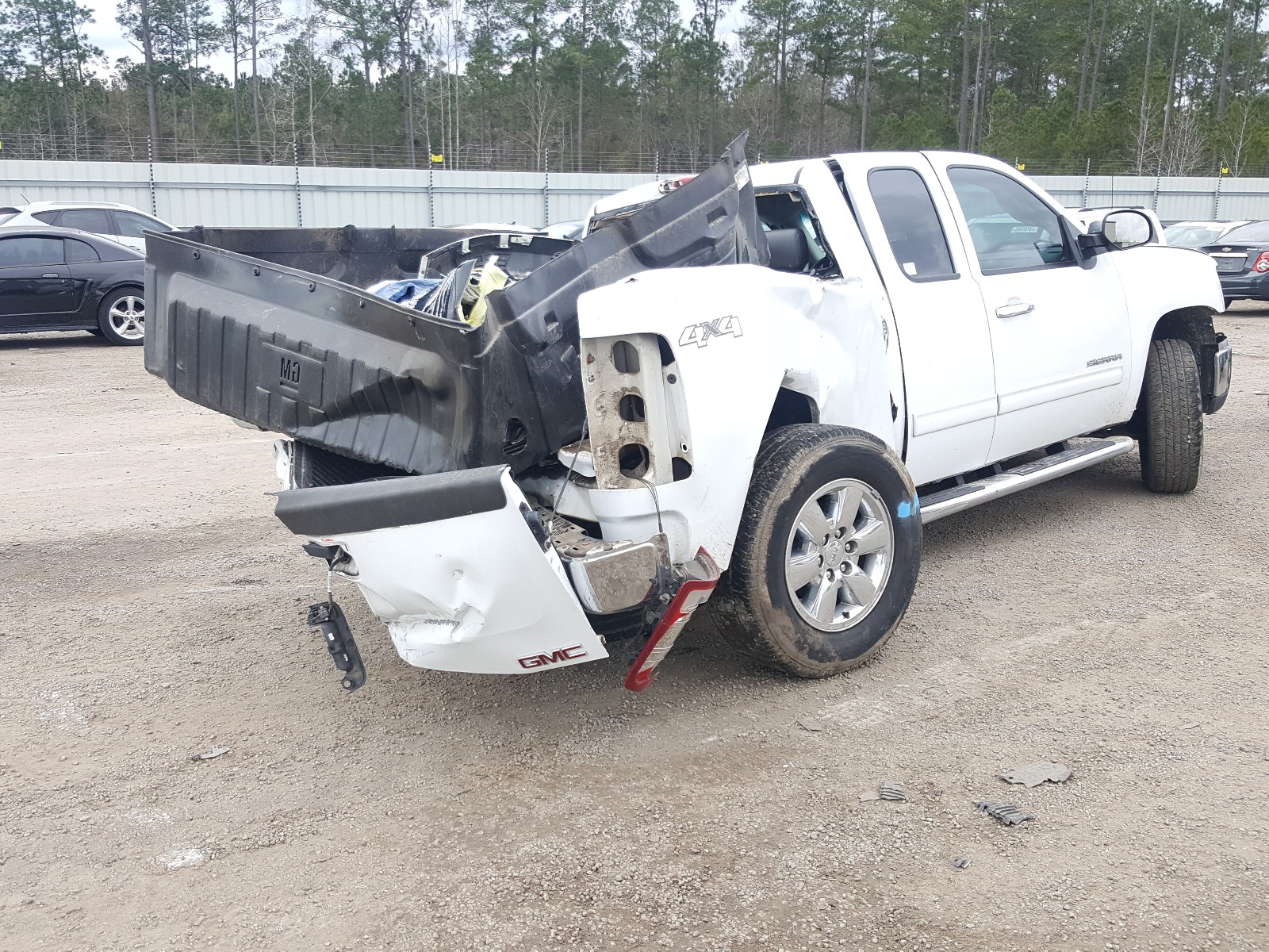 Photo 4 from auction – 2011 GMC SIERRA K15 with VIN 1GTR2VE30BZ432152