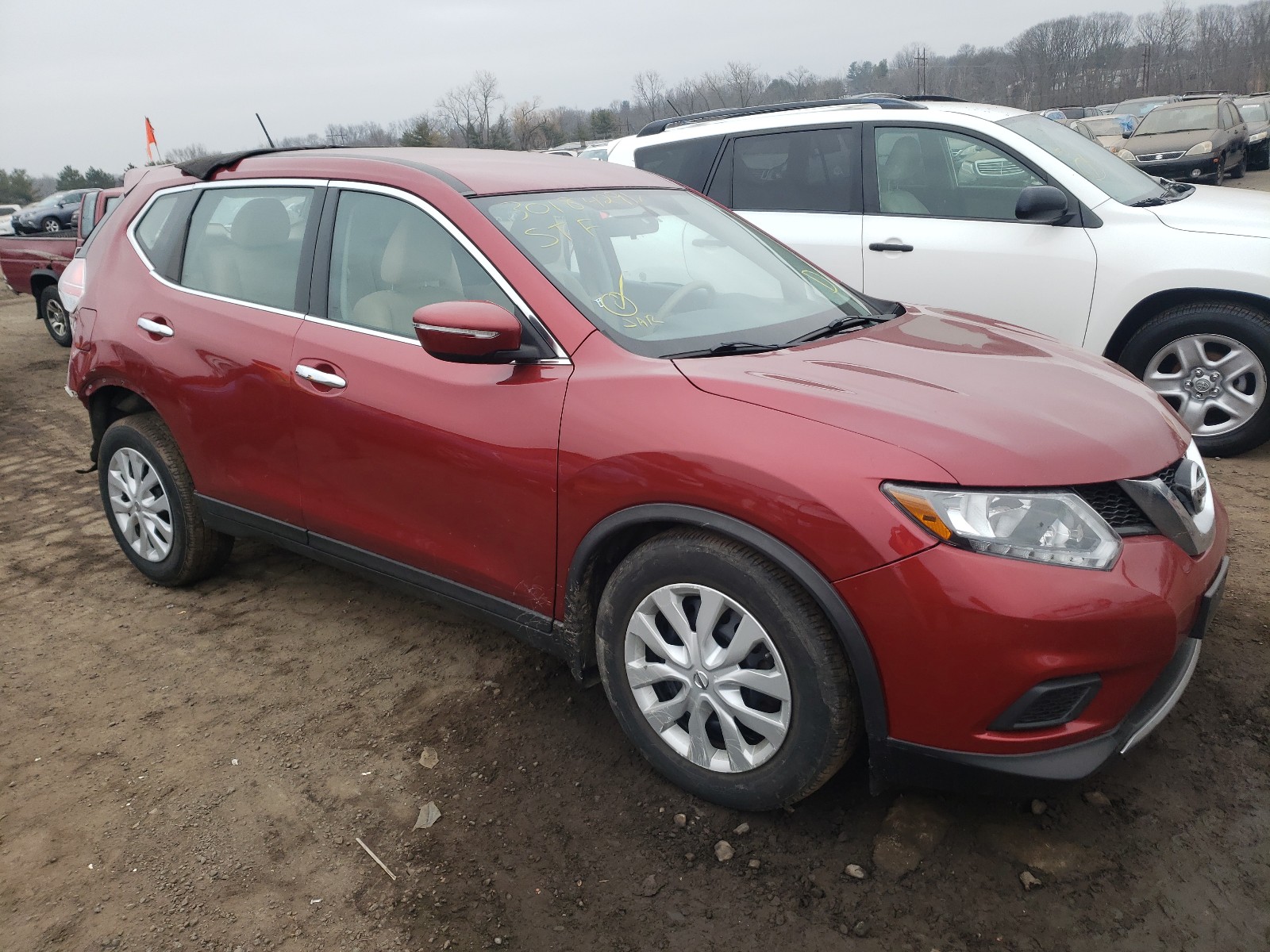 Photo 1 from auction – 2015 NISSAN ROGUE S with VIN KNMAT2MV3FP527091