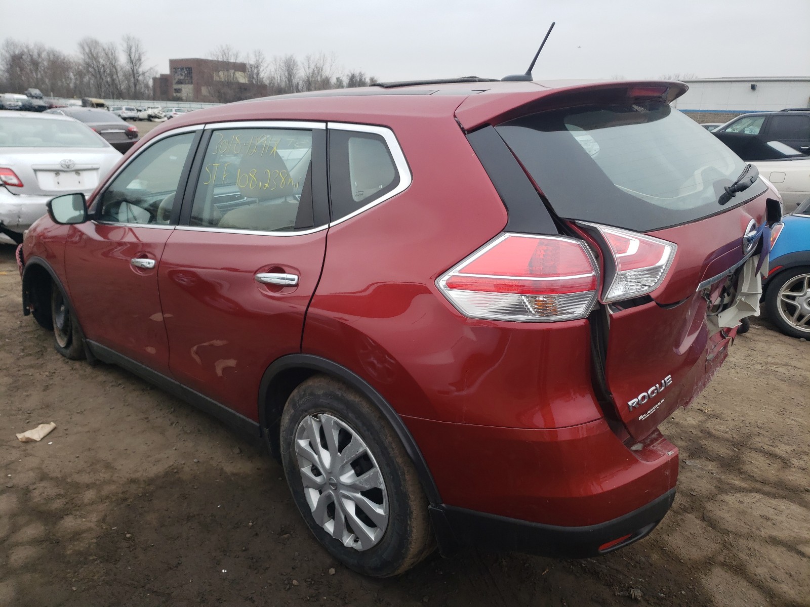 Photo 3 from auction – 2015 NISSAN ROGUE S with VIN KNMAT2MV3FP527091