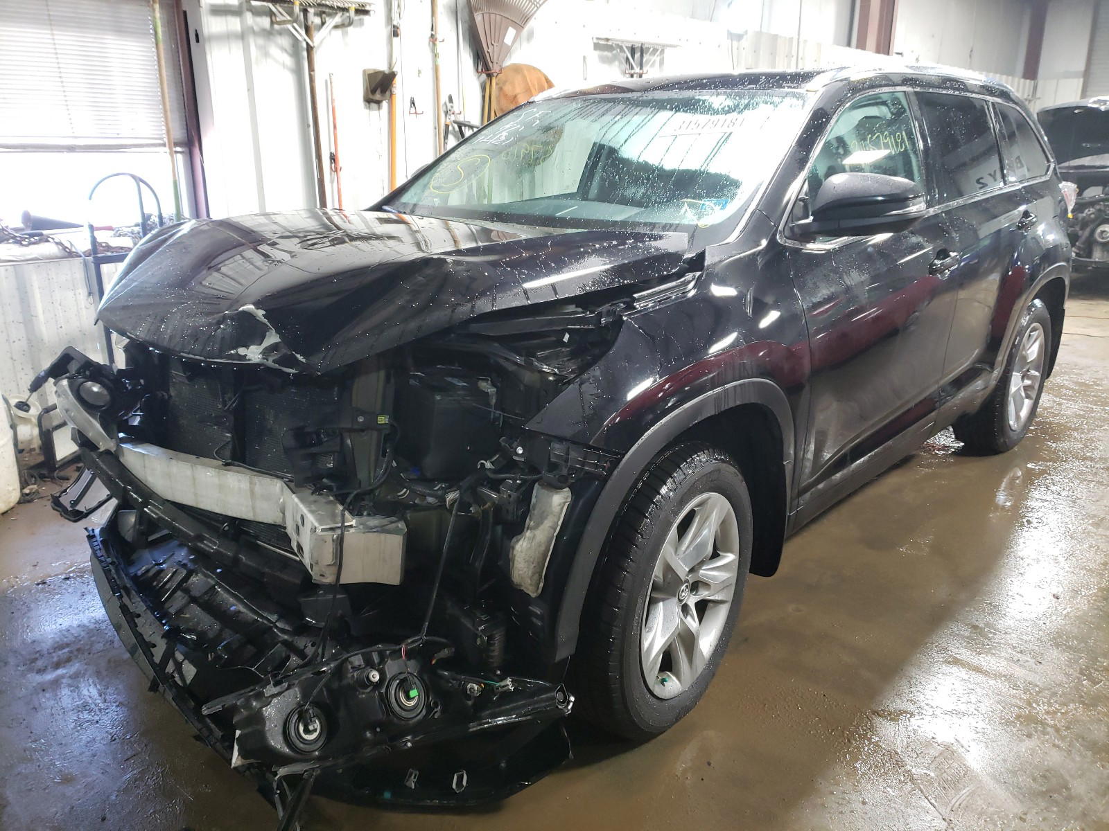 Photo 2 from auction – 2016 TOYOTA HIGHLANDER with VIN 5TDDKRFH5GS343214