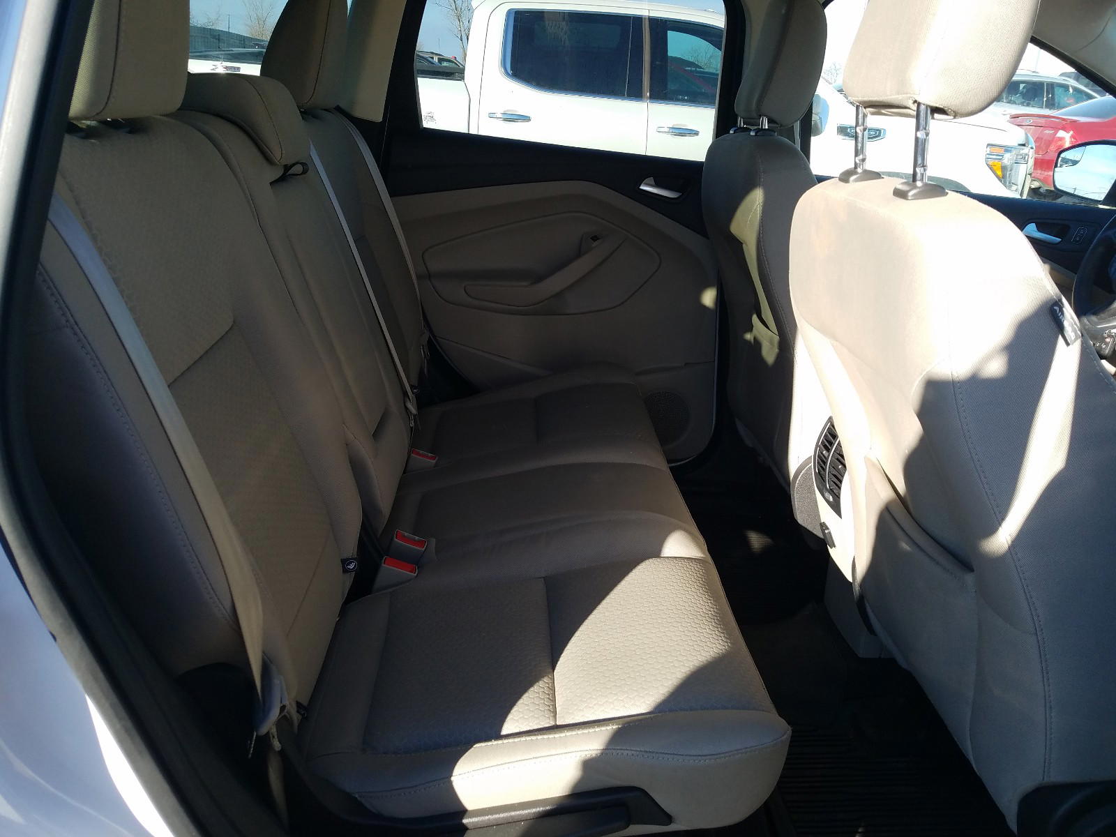 Photo 6 from auction – 2018 FORD ESCAPE SE with VIN 1FMCU9GD6JUC95111