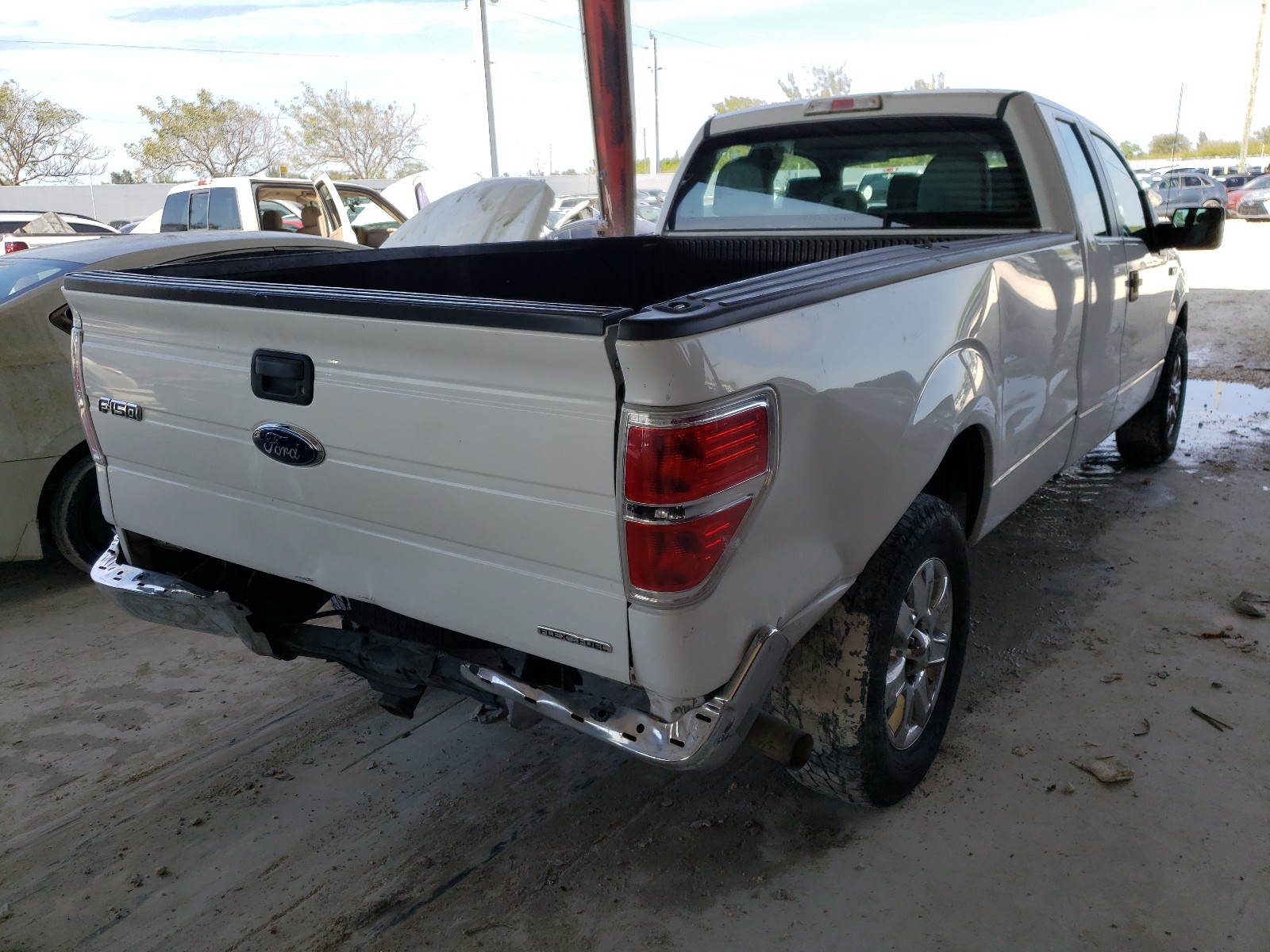 Photo 4 from auction – 2013 FORD F150 SUPER with VIN 1FTFX1CF1DKE49242