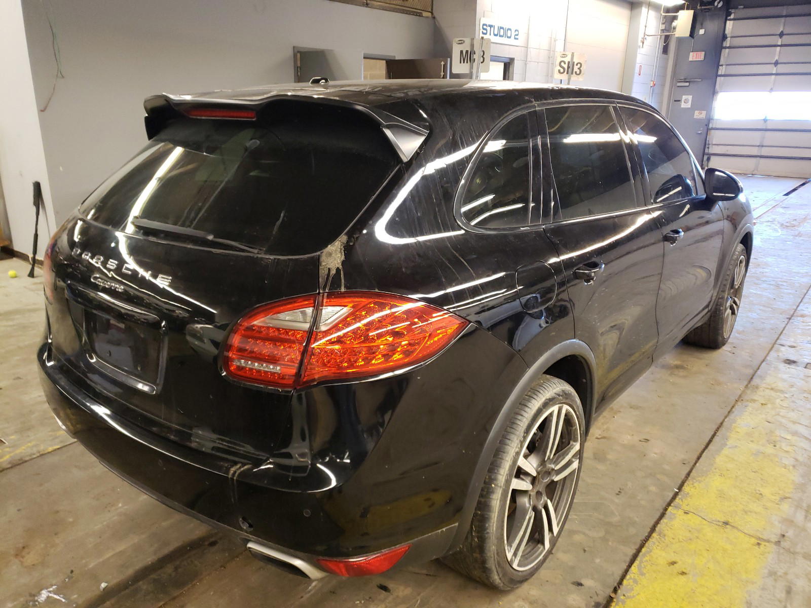 Photo 4 from auction – 2013 PORSCHE CAYENNE with VIN WP1AA2A2XDLA00393