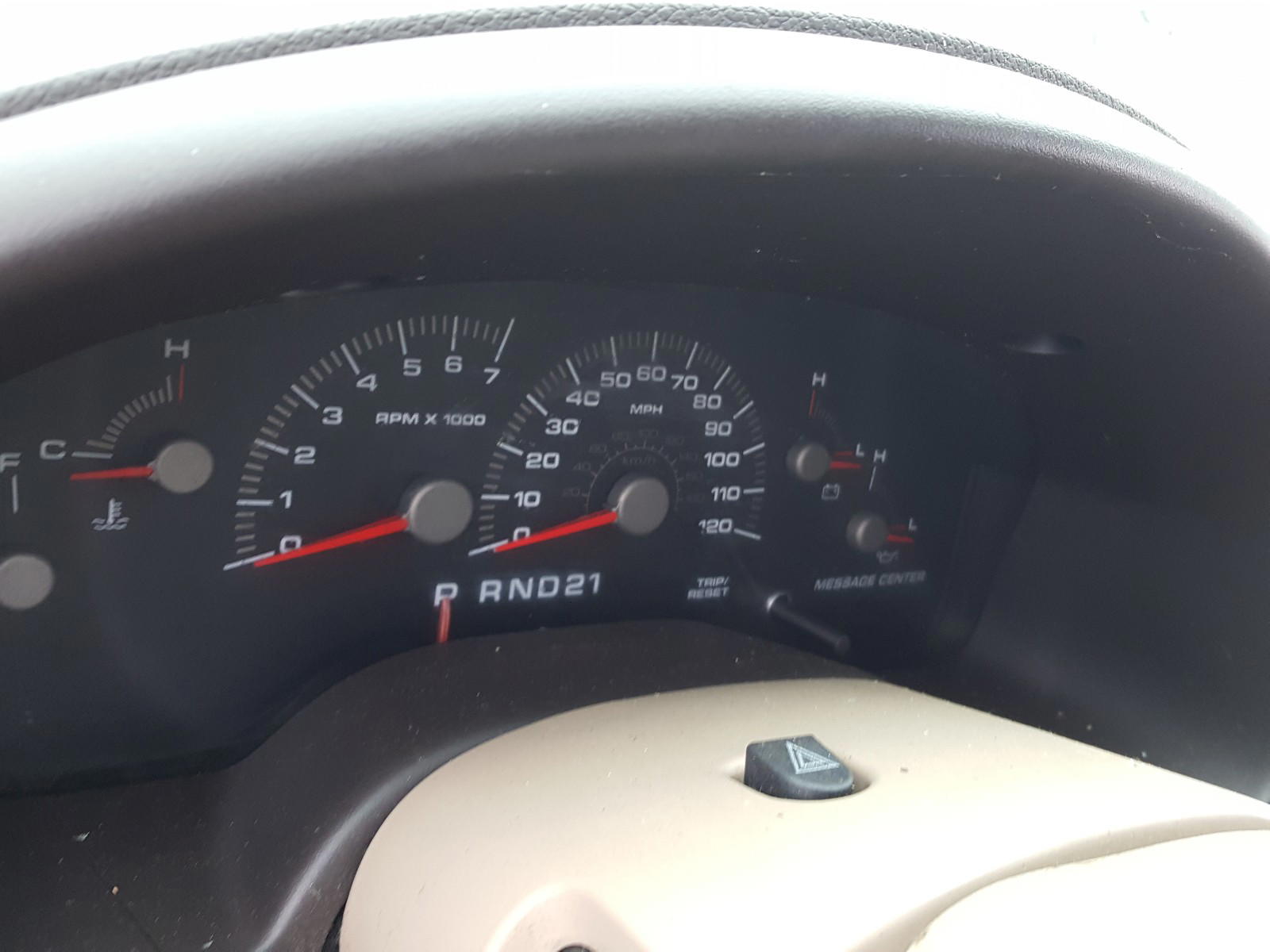 Photo 8 from auction – 2004 FORD EXPEDITION with VIN 1FMFU17L34LA69026