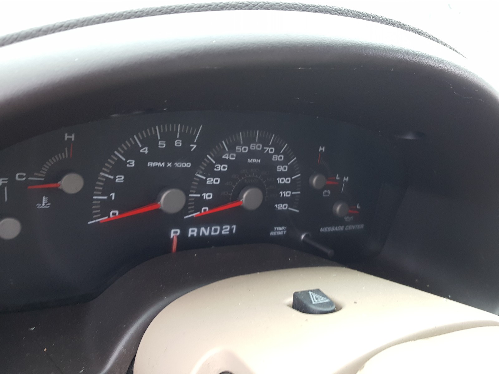Zdjęcie 8 z aukcji – 2004 FORD EXPEDITION z VIN 1FMFU17L34LA69026