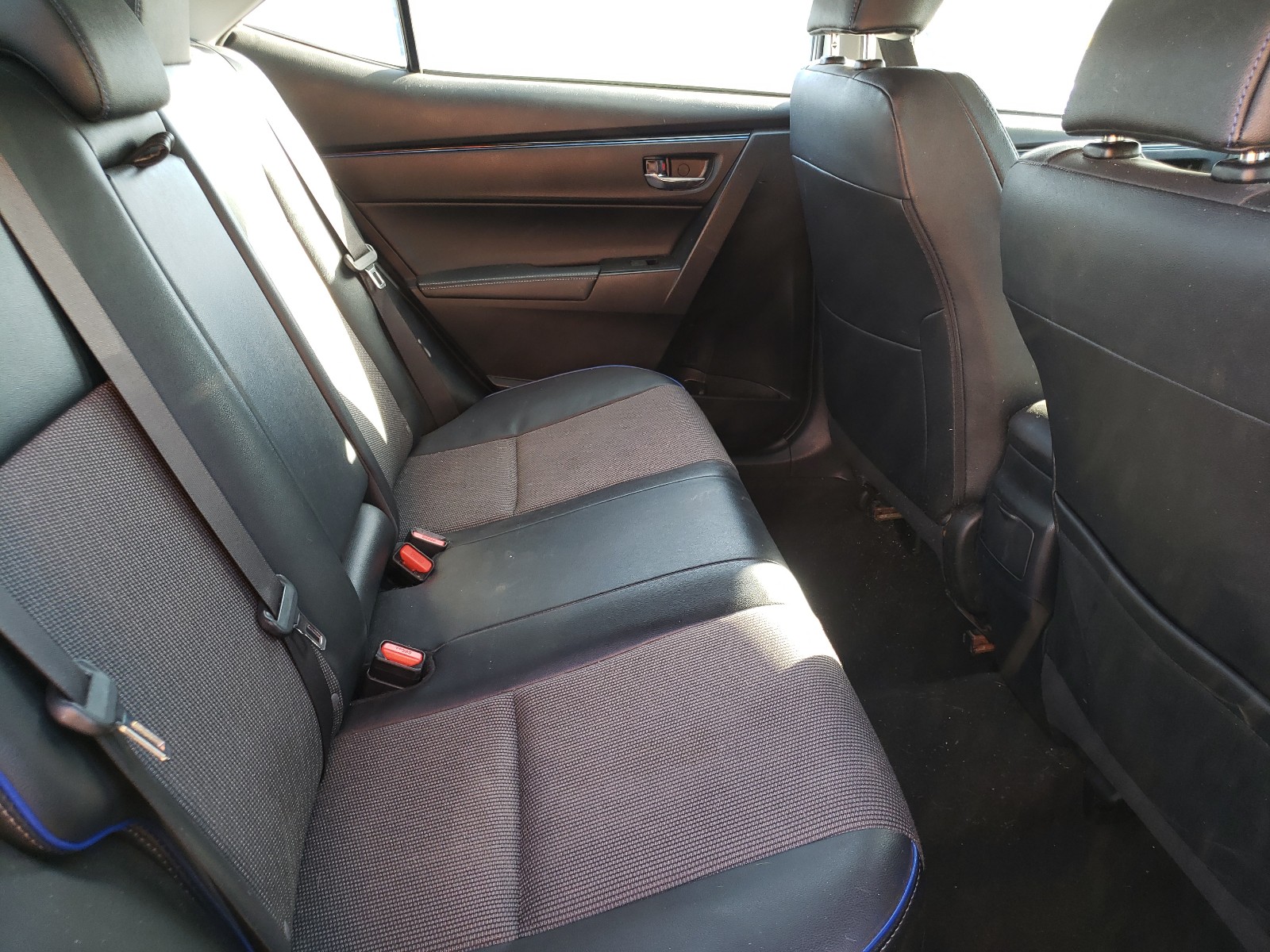 Photo 6 from auction – 2017 TOYOTA COROLLA L with VIN 2T1BURHE7HC872808