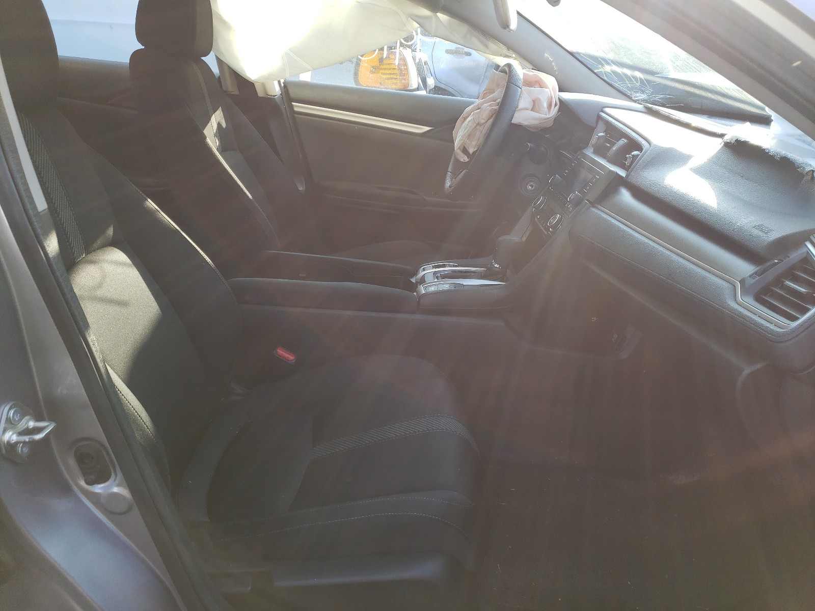 Photo 5 from auction – 2016 HONDA CIVIC LX with VIN 19XFC2F54GE212255