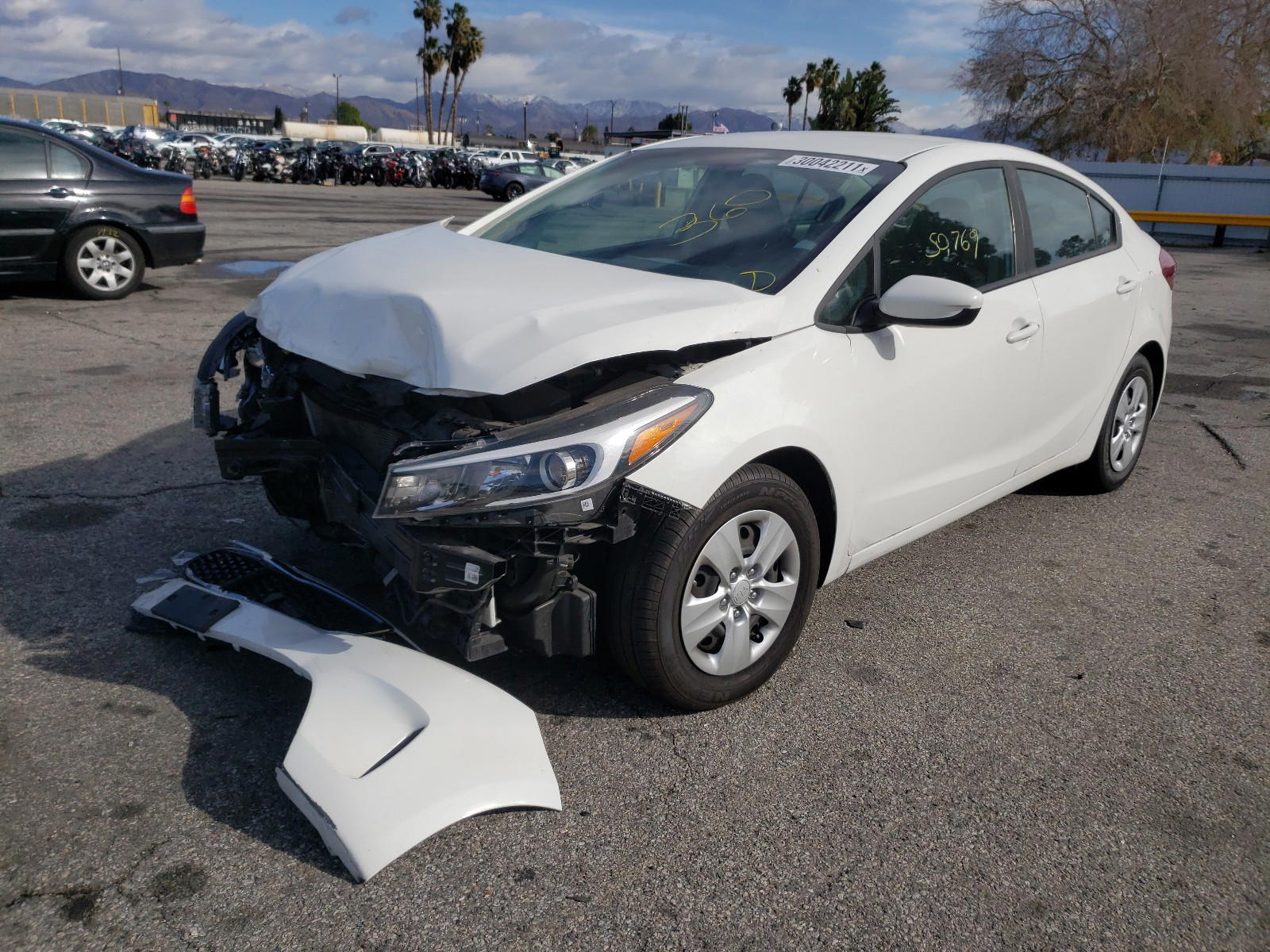 Photo 2 from auction – 2017 KIA FORTE with VIN 3KPFK4A78HE103497