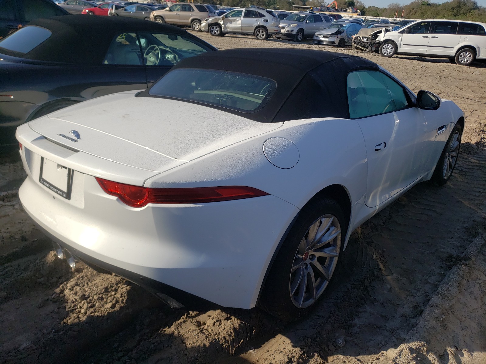 Photo 4 from auction – 2017 JAGUAR JAG S-TYPE with VIN SAJWA6ET2H8K44325