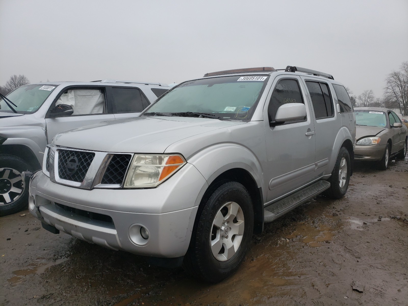 Photo 2 from auction – 2005 NISSAN PATHFINDER with VIN 5N1AR18W95C734856