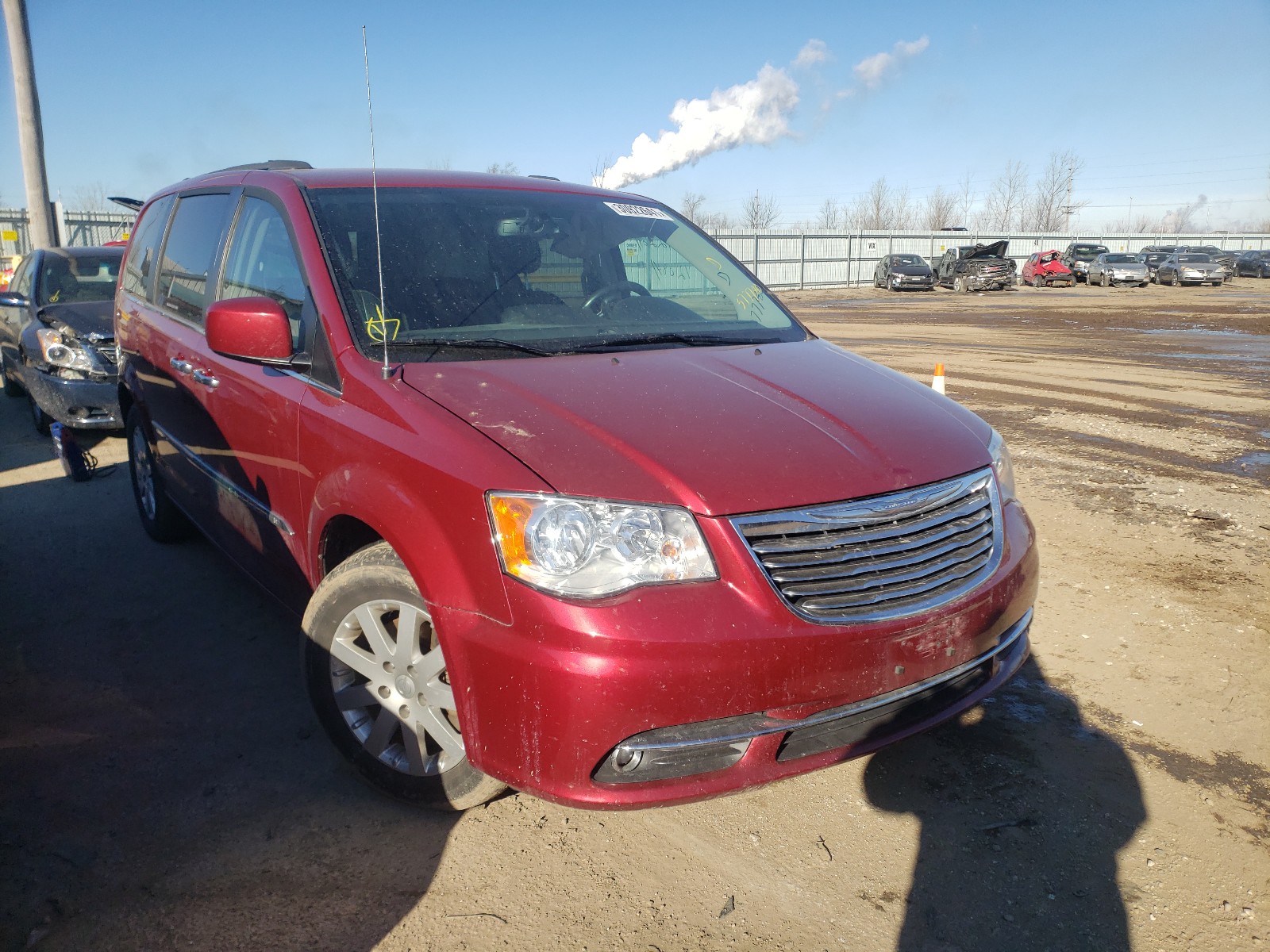 CHRYSLER TOWN & COU 2015 with VIN 2C4RC1BG1FR577780 - Photo from auction