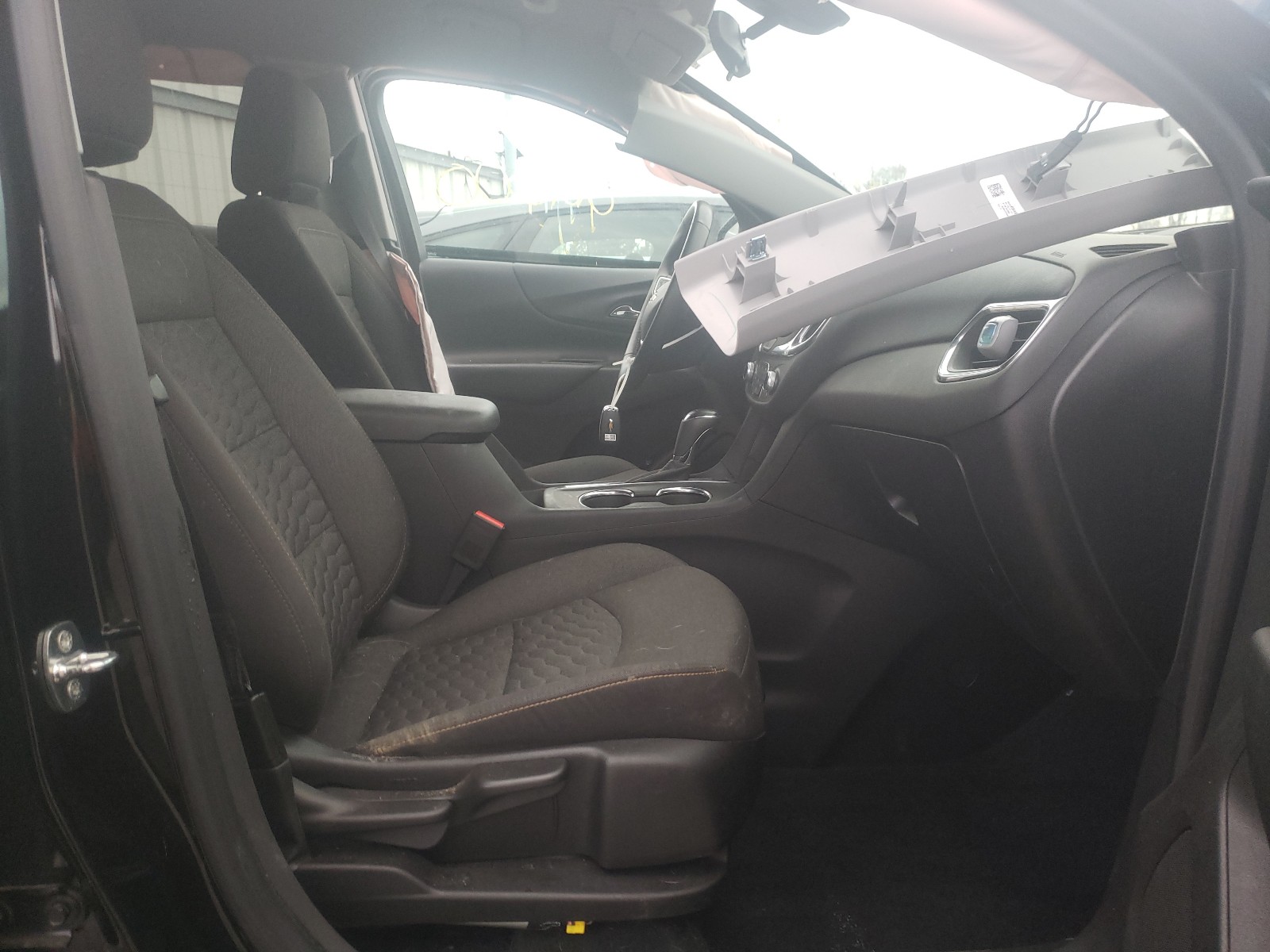 Photo 5 from auction – 2019 CHEVROLET EQUINOX LT with VIN 3GNAXUEV7KL215769