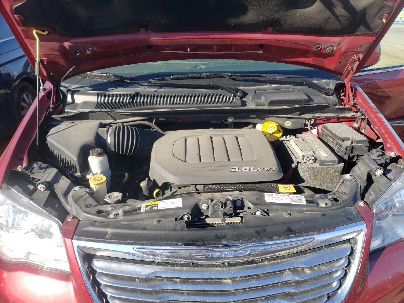Photo 7 from auction – 2015 CHRYSLER TOWN & COU with VIN 2C4RC1BG1FR577780