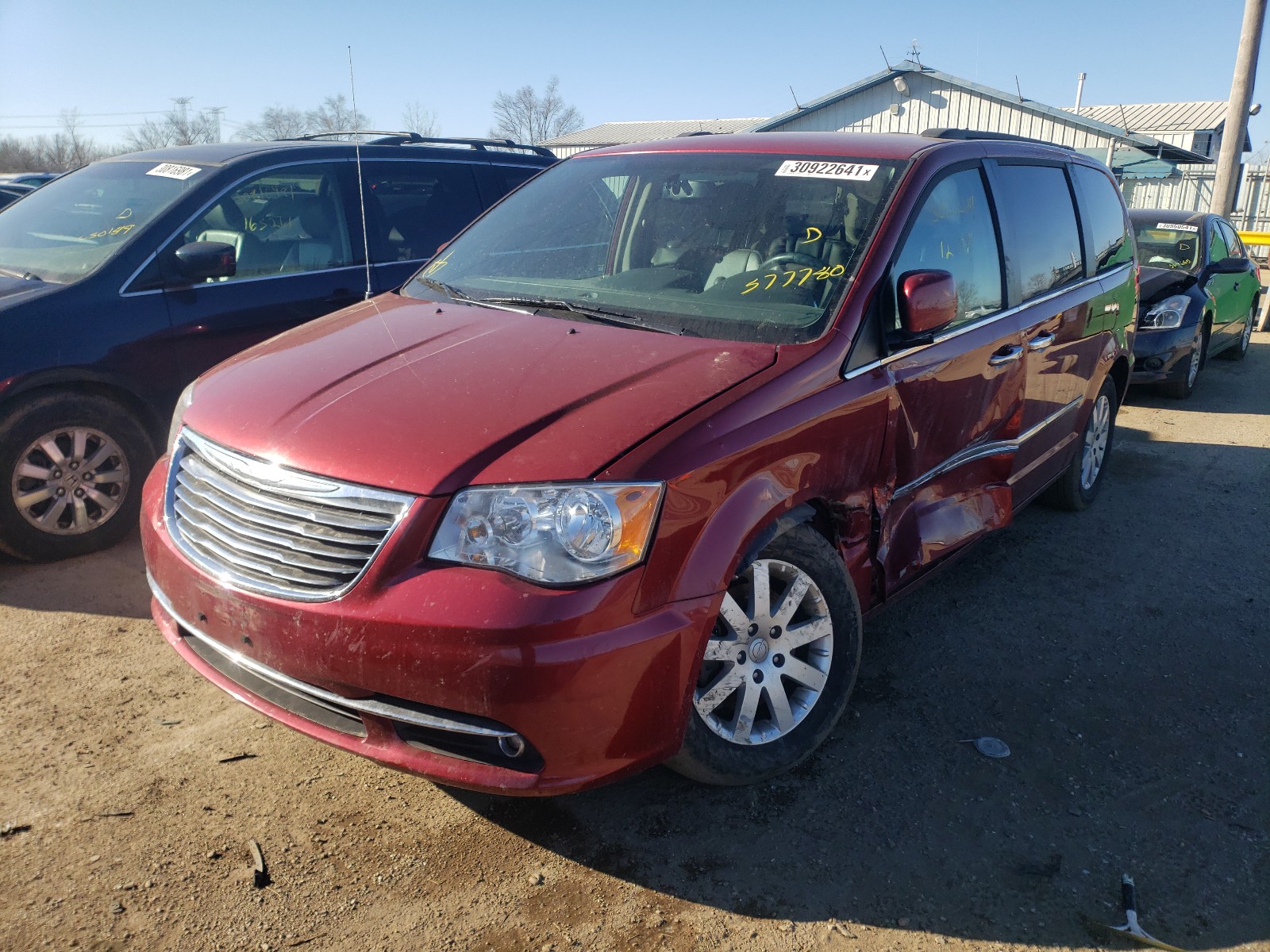 Photo 2 from auction – 2015 CHRYSLER TOWN & COU with VIN 2C4RC1BG1FR577780