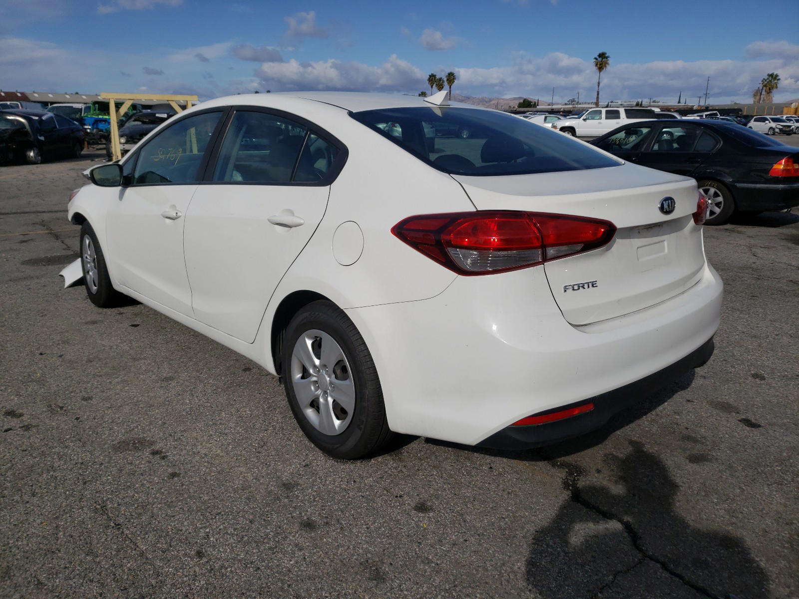Photo 3 from auction – 2017 KIA FORTE with VIN 3KPFK4A78HE103497