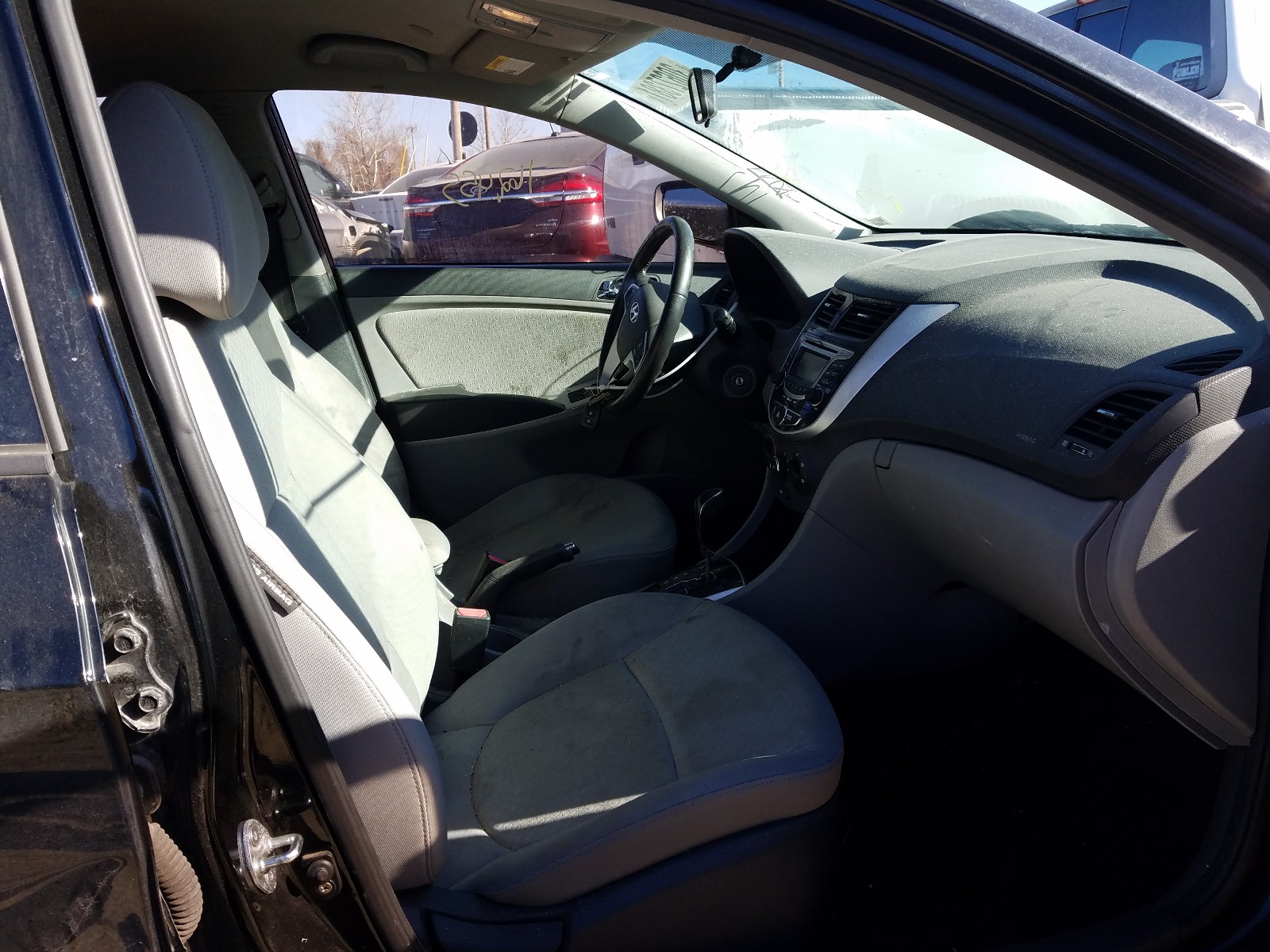 Photo 5 from auction – 2012 HYUNDAI ACCENT GLS with VIN KMHCU5AE8CU050727