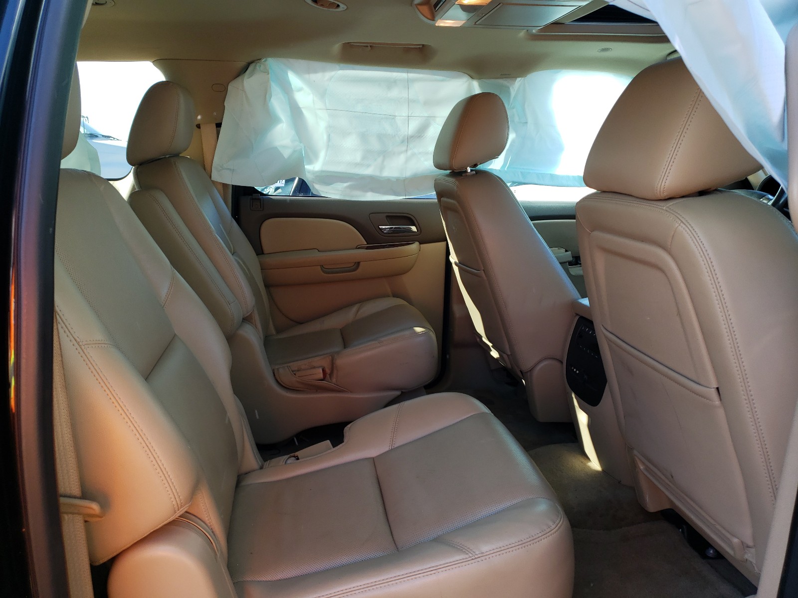 Photo 6 from auction – 2013 CHEVROLET SUBURBAN C with VIN 1GNSCKE06DR123010