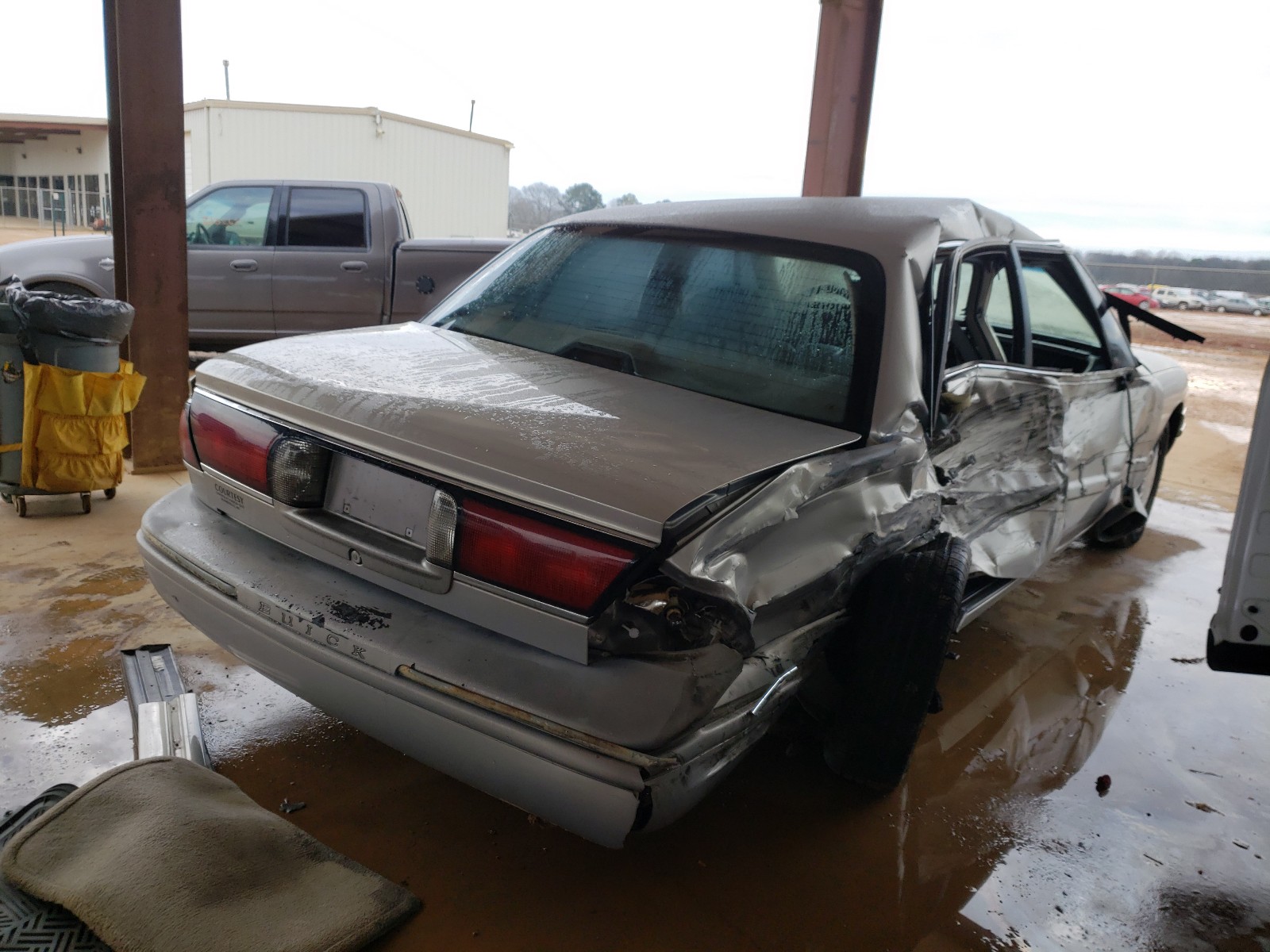 Photo 4 from auction – 1998 BUICK LESABRE LI with VIN 1G4HR52K0WH429505