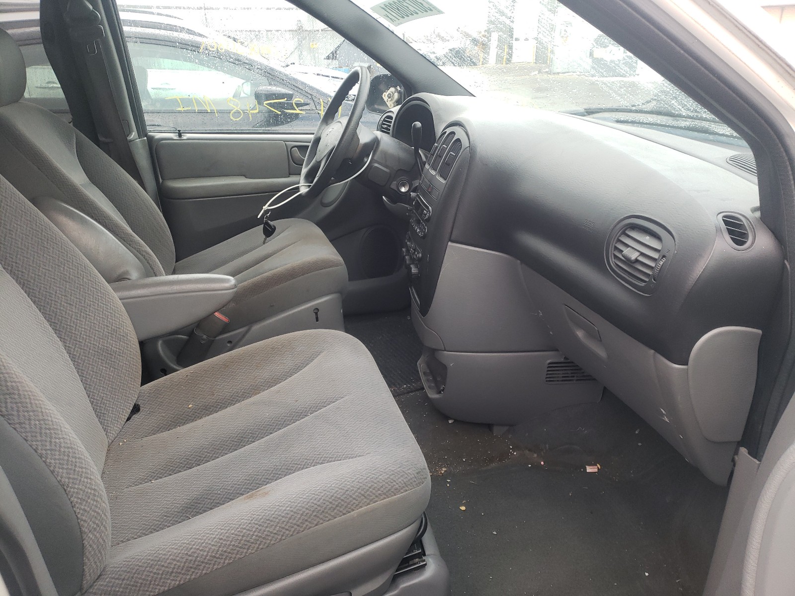Photo 5 from auction – 2005 DODGE GRAND CARA with VIN 1D4GP24R45B173047
