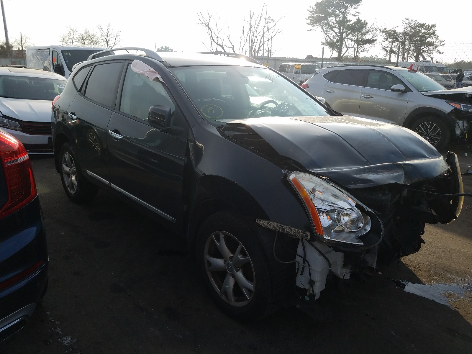 NISSAN ROGUE S 2011 with VIN JN8AS5MV6BW303676 - Photo from auction