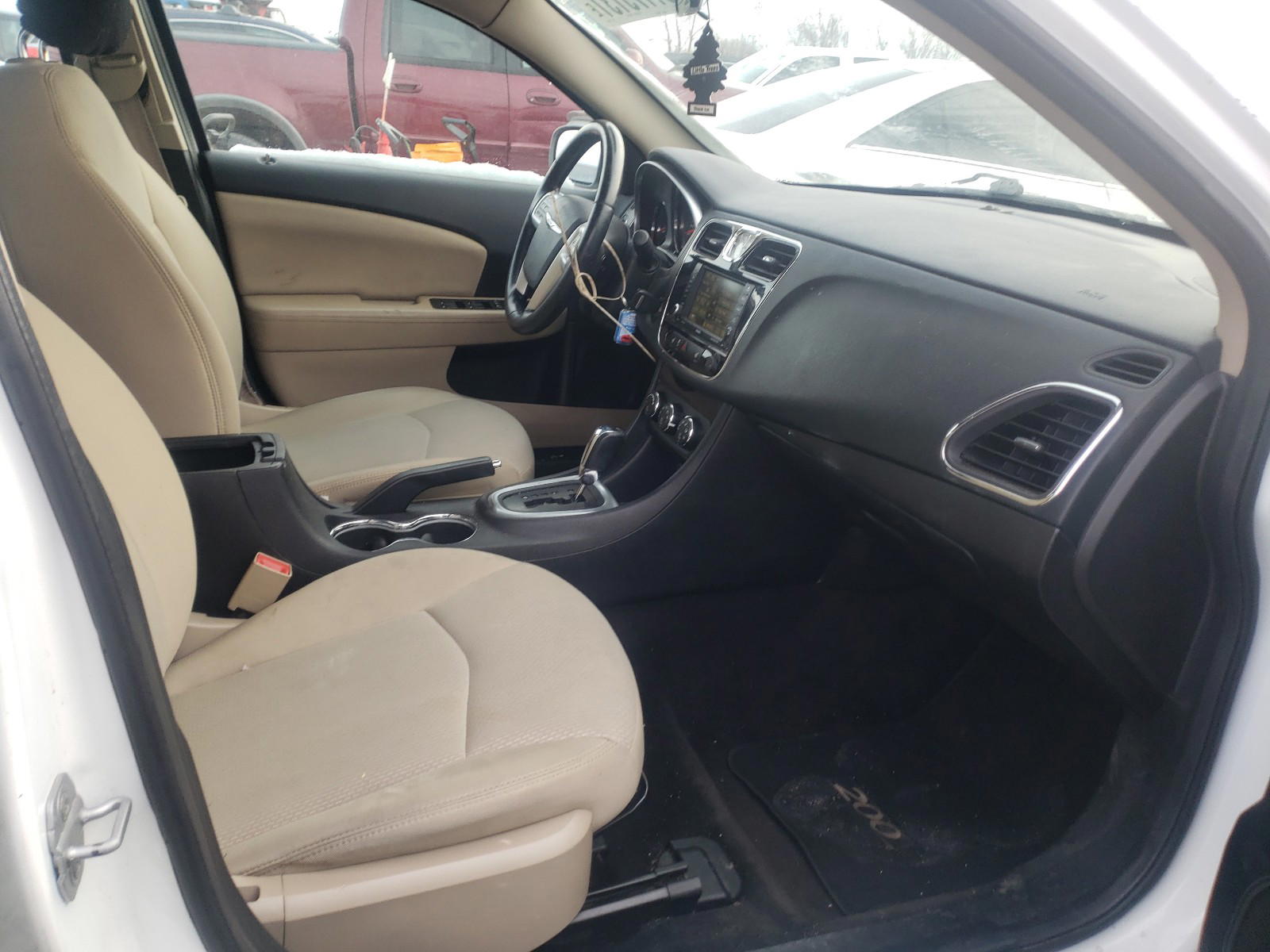 Photo 5 from auction – 2011 CHRYSLER 200 TOURIN with VIN 1C3BC1FB7BN562129