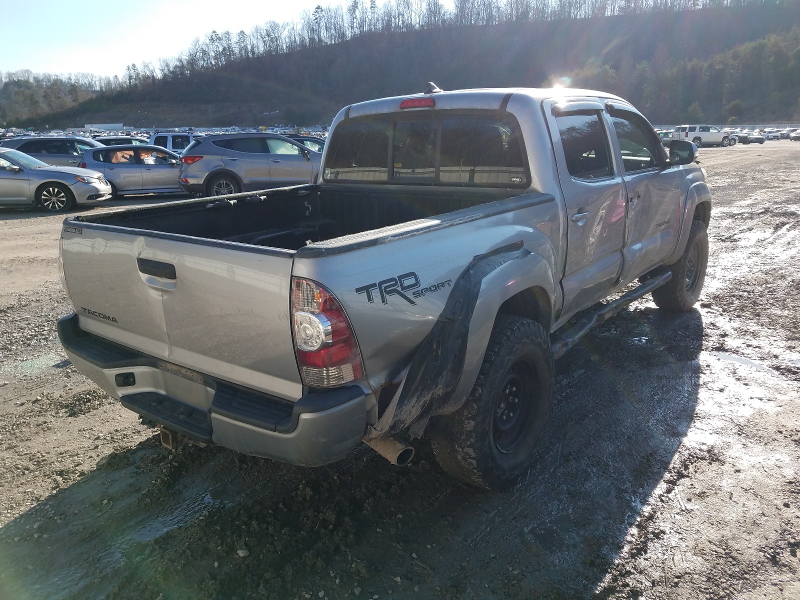 Photo 4 from auction – 2014 TOYOTA TACOMA DOU with VIN 5TFLU4EN2EX097312