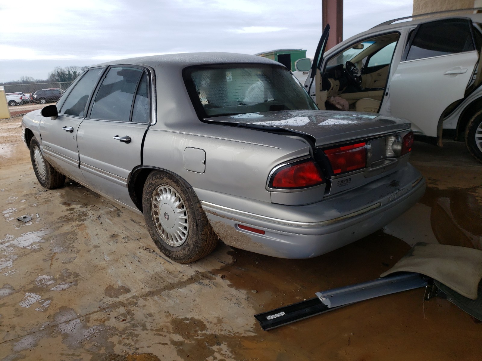 Photo 3 from auction – 1998 BUICK LESABRE LI with VIN 1G4HR52K0WH429505