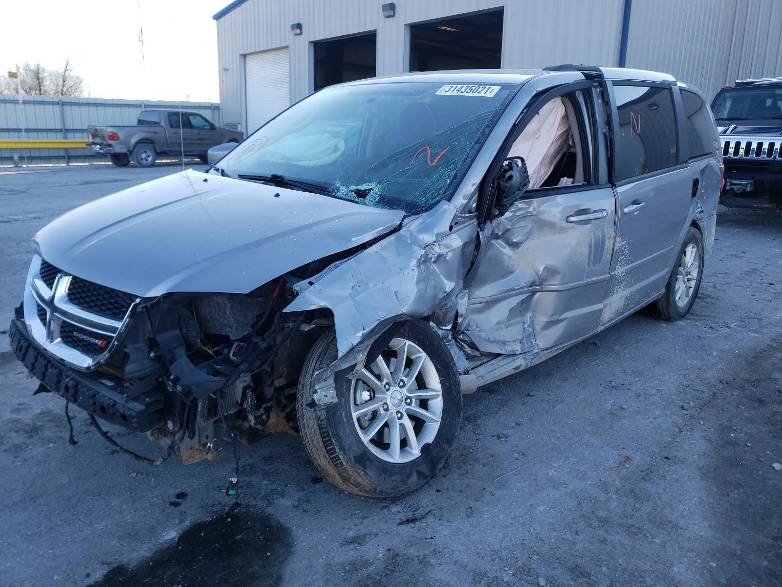 Photo 2 from auction – 2016 DODGE GRAND CARA with VIN 2C4RDGCG4GR327398