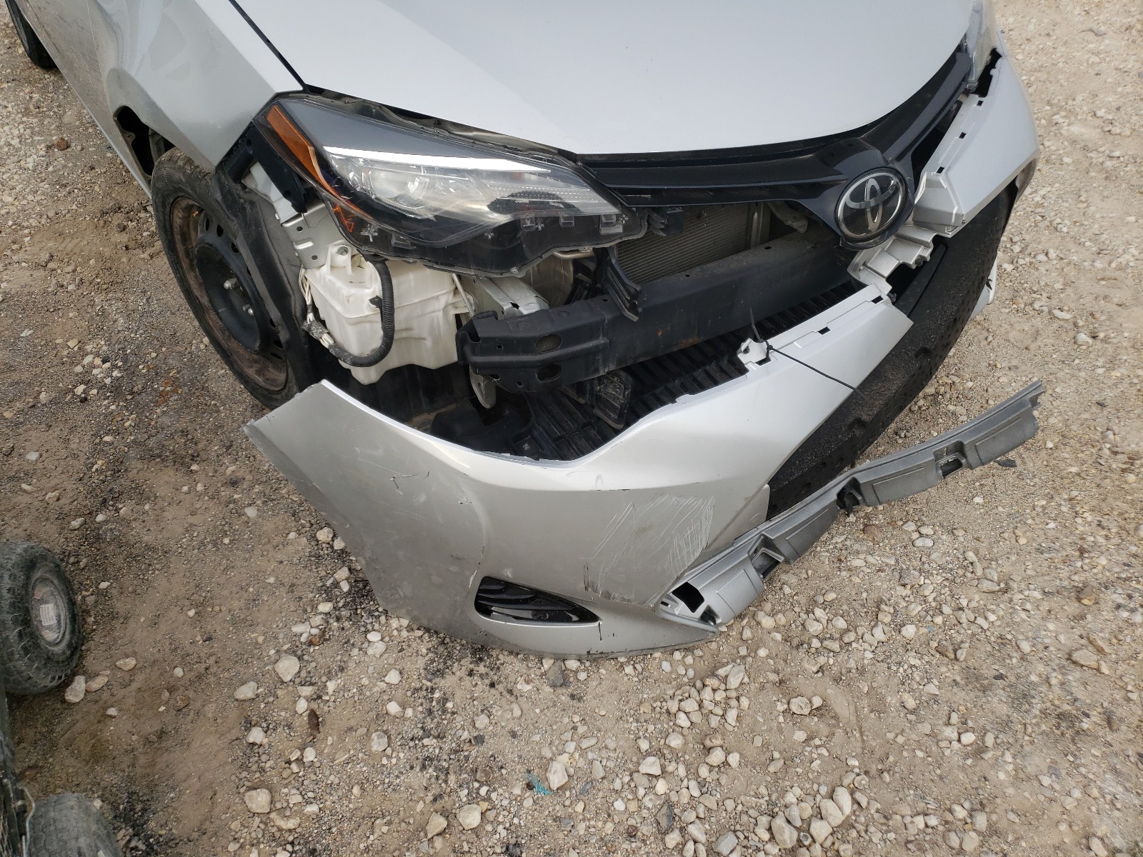 Photo 9 from auction – 2018 TOYOTA COROLLA L with VIN 5YFBURHE9JP830582