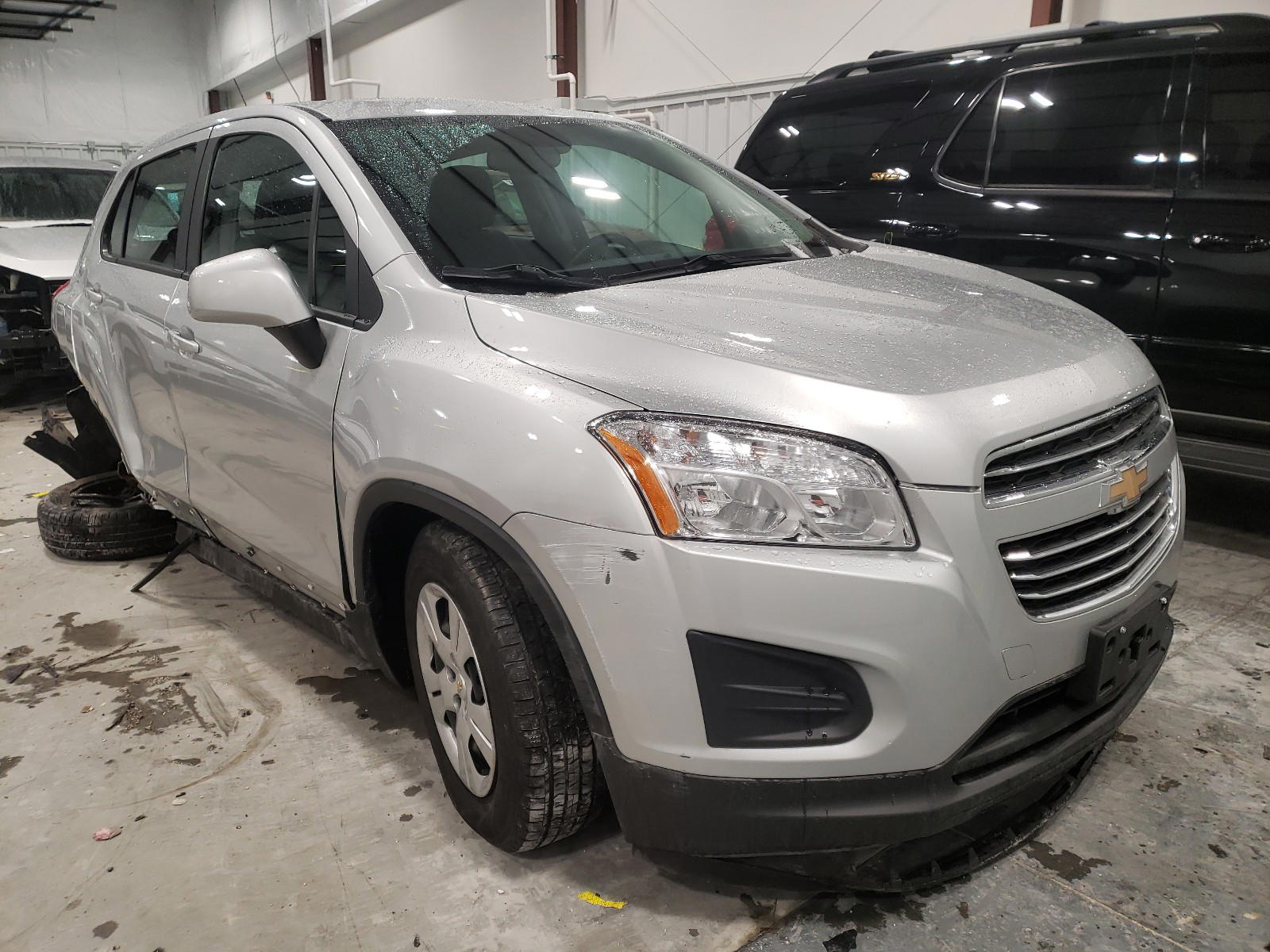 CHEVROLET TRAX LS 2016 with VIN KL7CJKSB0GB587767 - Photo from auction