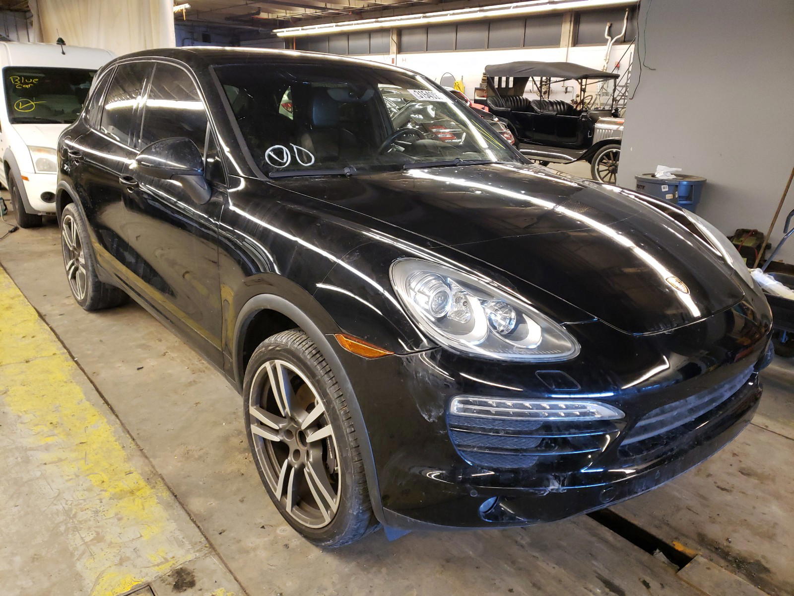 PORSCHE CAYENNE 2013 with VIN WP1AA2A2XDLA00393 - Photo from auction