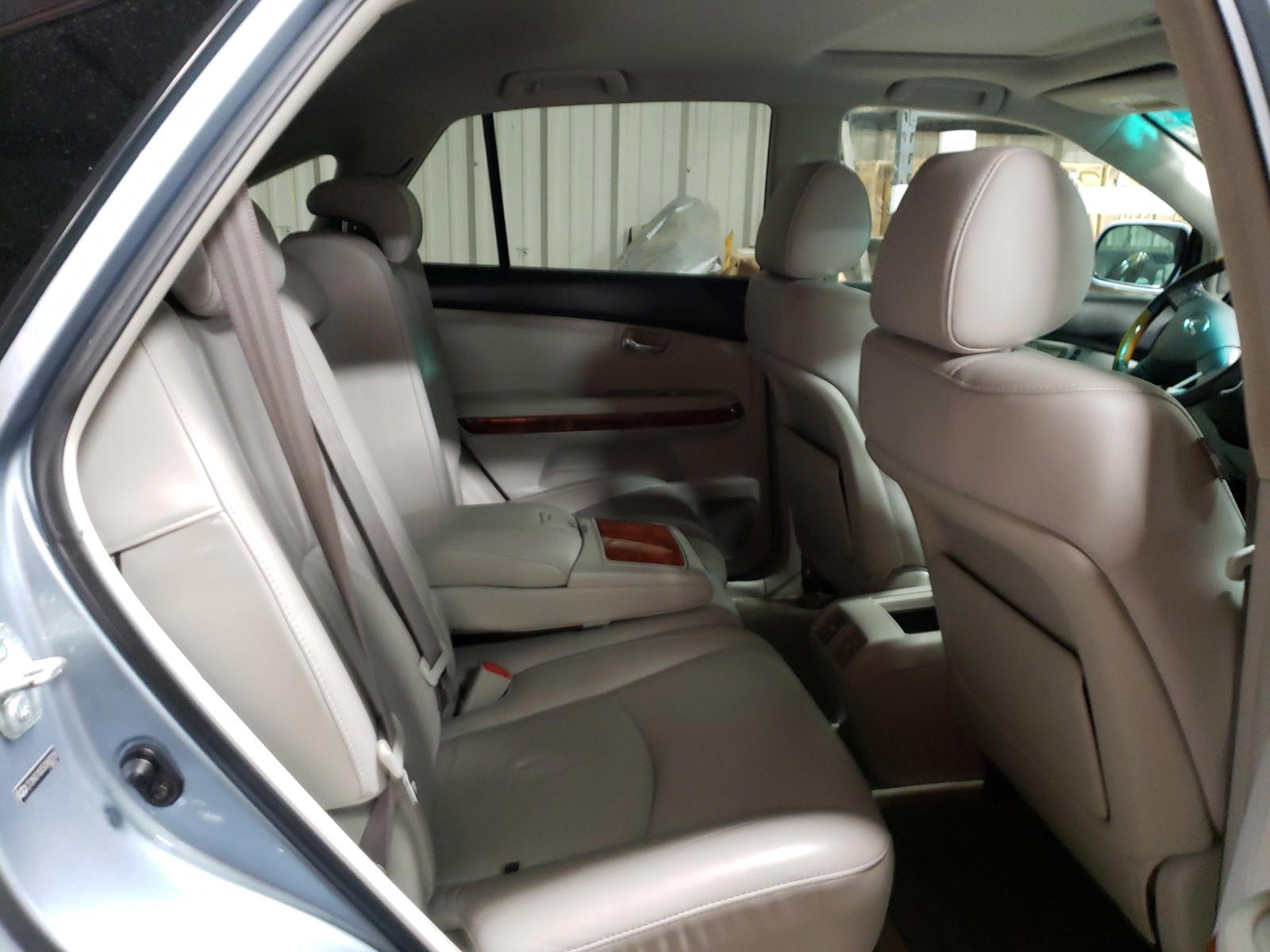 Photo 6 from auction – 2005 LEXUS RX 330 with VIN 2T2HA31U05C068228