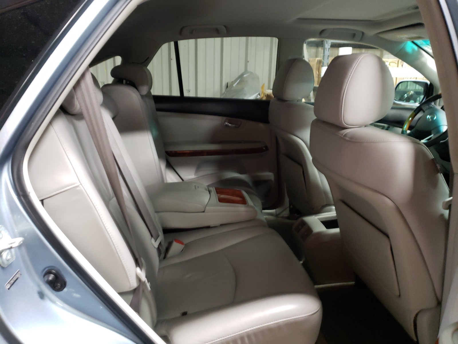 صورة رقم 6 من المزاد - 2005 LEXUS RX 330 مع VIN 2T2HA31U05C068228