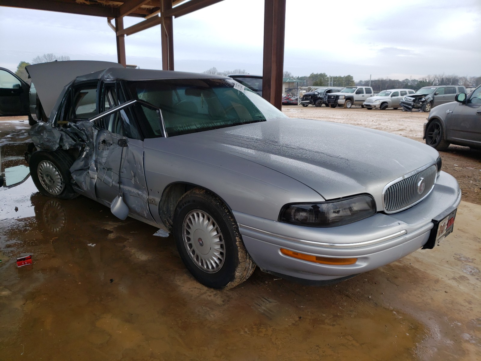 BUICK LESABRE LI 1998 with VIN 1G4HR52K0WH429505 - Photo from auction