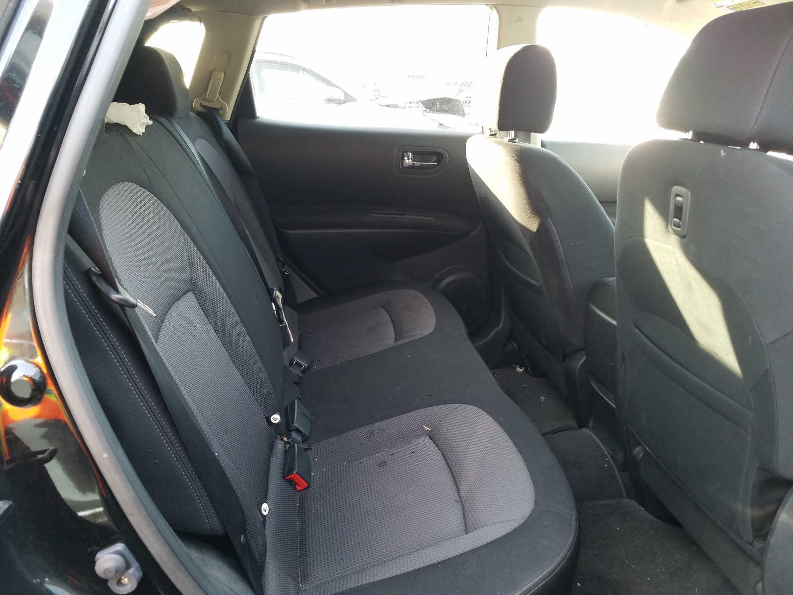 Photo 6 from auction – 2011 NISSAN ROGUE S with VIN JN8AS5MV6BW303676