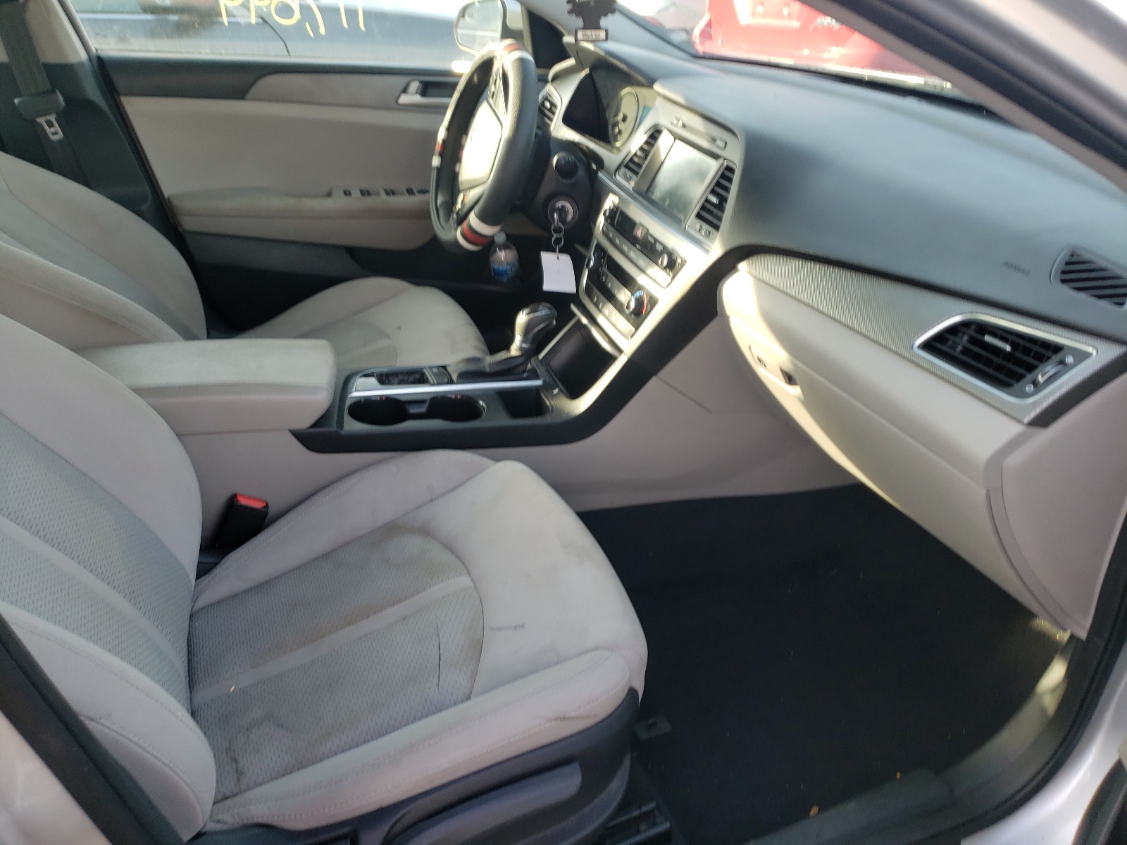 Photo 5 from auction – 2016 HYUNDAI SONATA SE with VIN 5NPE24AF1GH372289
