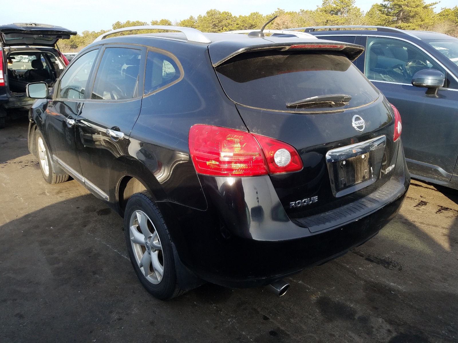 Photo 3 from auction – 2011 NISSAN ROGUE S with VIN JN8AS5MV6BW303676