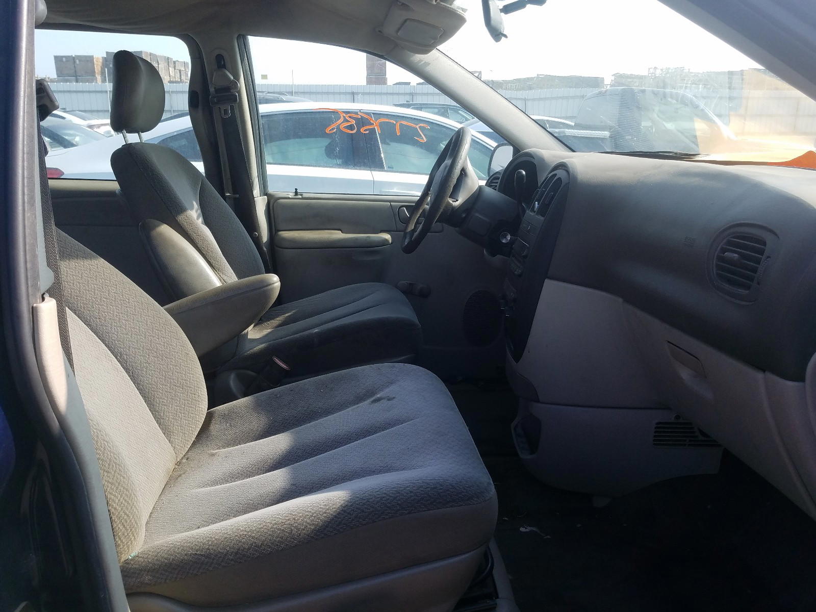 Photo 5 from auction – 2006 DODGE CARAVAN SE with VIN 1D4GP25B06B605880