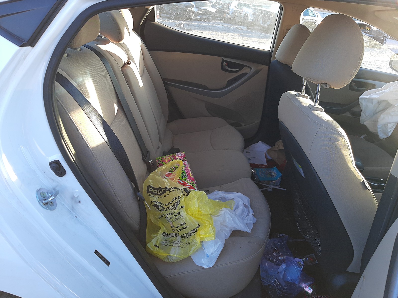 Photo 6 from auction – 2016 HYUNDAI ELANTRA SE with VIN 5NPDH4AE7GH759690