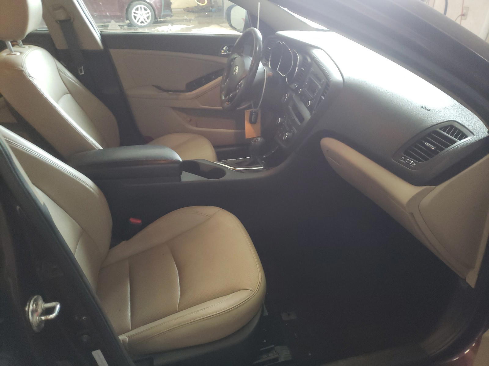Photo 5 from auction – 2012 KIA OPTIMA EX with VIN 5XXGN4A70CG007424