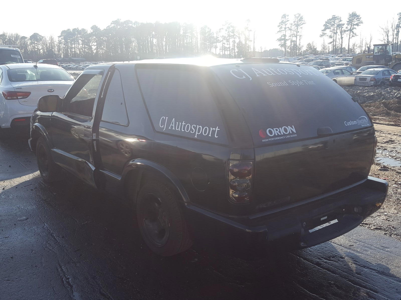 Photo 3 from auction – 2004 CHEVROLET BLAZER with VIN 1GNCS18X34K161894