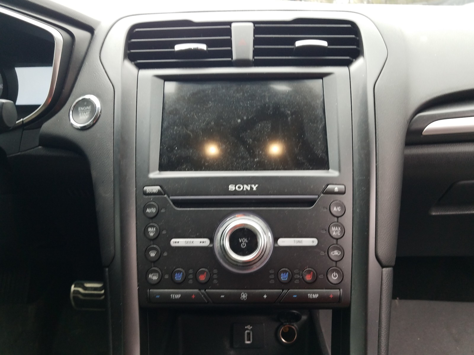 Photo 9 from auction – 2018 FORD FUSION TIT with VIN 3FA6P0D90JR146131