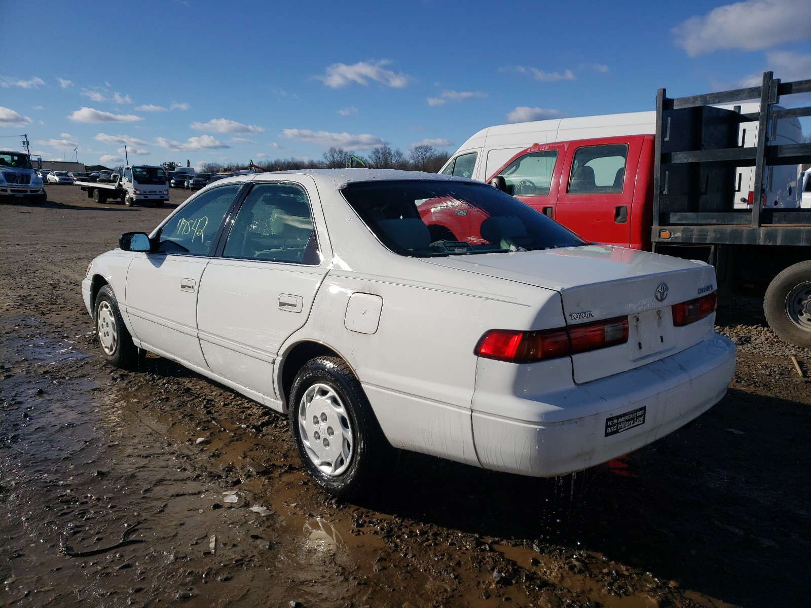Photo 3 from auction – 1997 TOYOTA CAMRY CE with VIN 4T1BG22K4VU001565