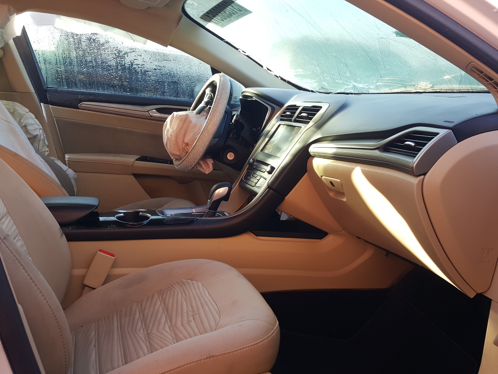 Photo 5 from auction – 2016 FORD FUSION SE with VIN 3FA6P0H7XGR298077