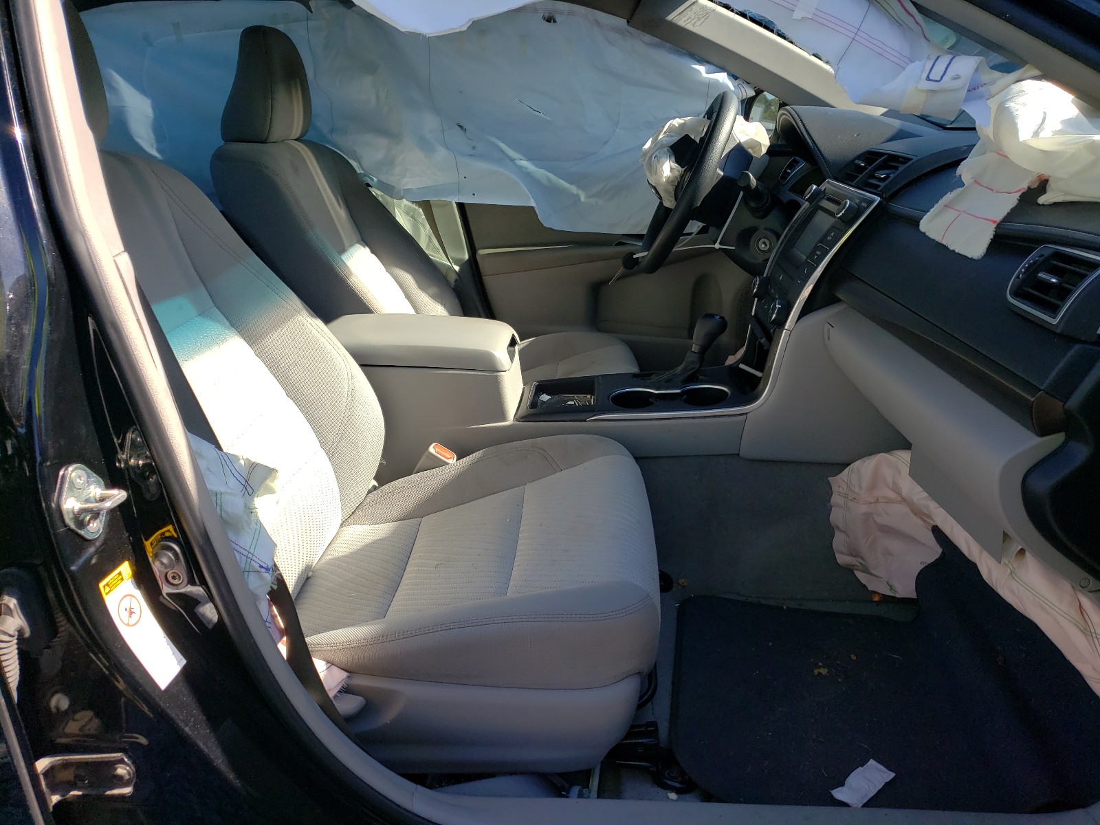 Photo 5 from auction – 2017 TOYOTA CAMRY LE with VIN 4T1BF1FK0HU359287